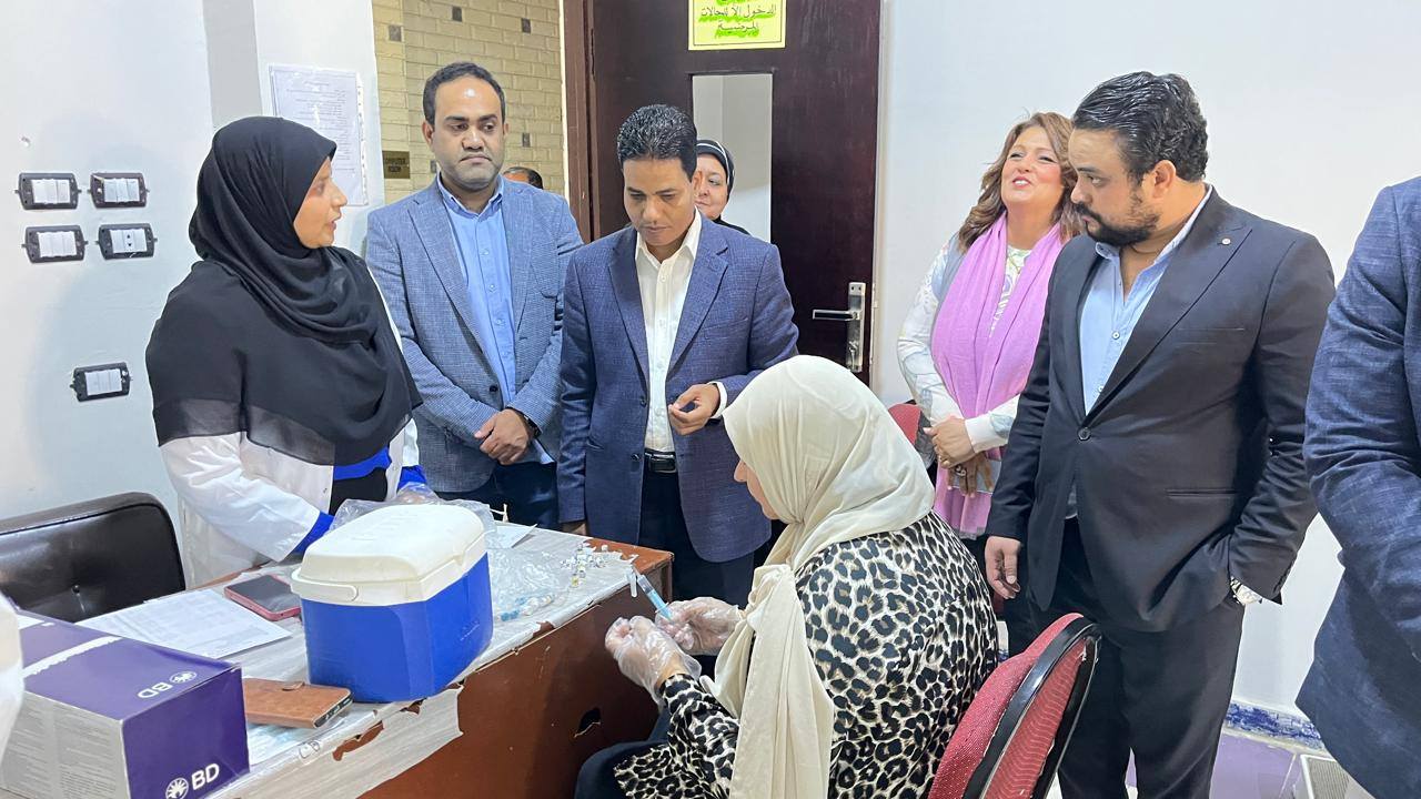 رصد التطعيمات ورعاية صحة التلاميذ والطلبة في المدارس بمدينة الطود