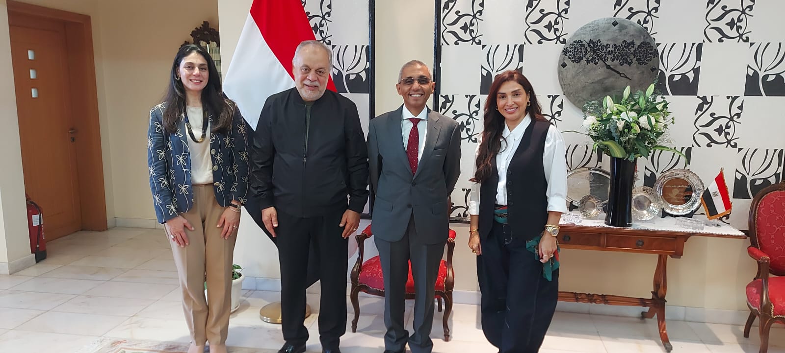 أشرف زكي يشيد بحفاوة استقبال ياسر شعبان خلال مشاركته في مهرجان الخليج السينمائي بعُمان (1)