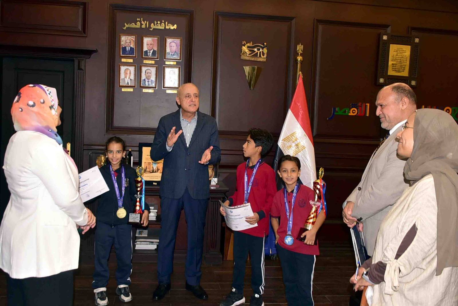 استقبال المحافظ الطلاب المتفوقين عالمياً في المنتدى الإفرو آسيوي بماليزيا