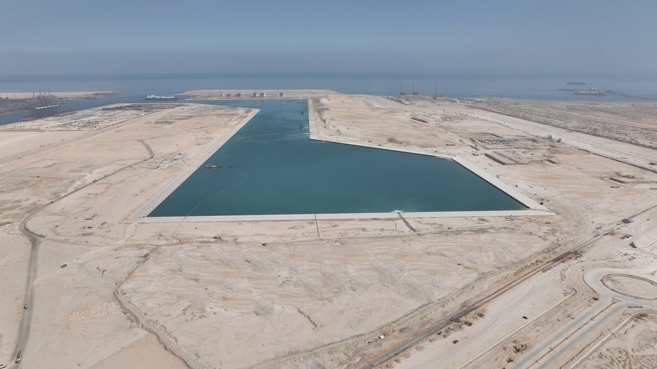 تطوير ميناء السخنة (5)