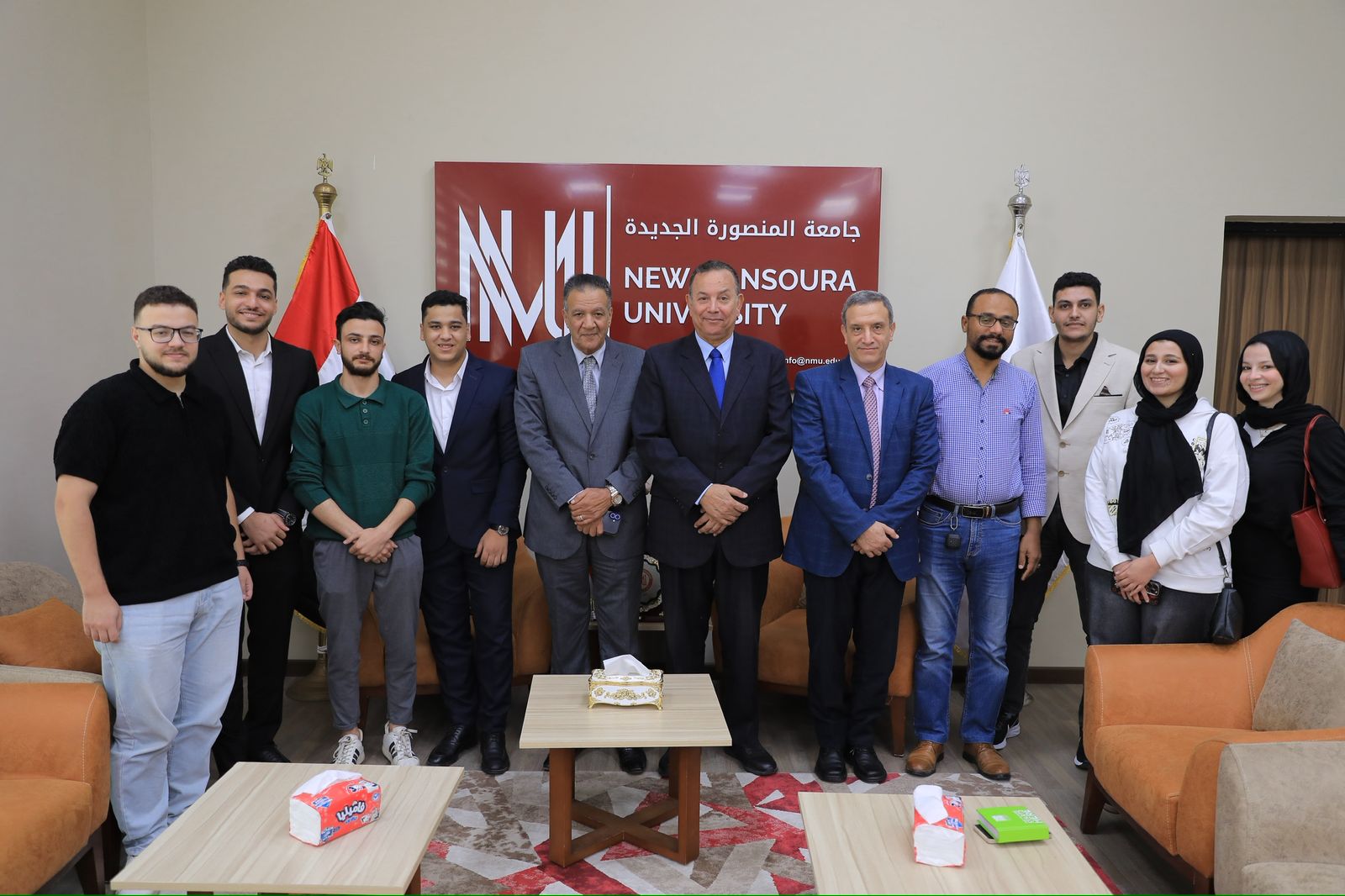 رئيس الجامعة ولقاء الخريجين المرشحين للتعين