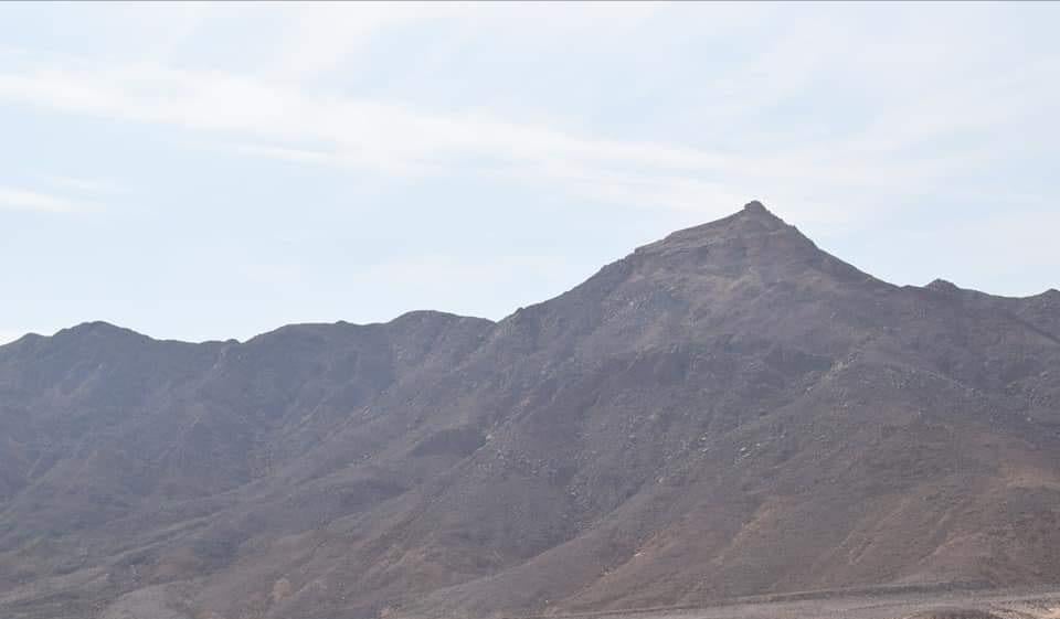 الجبال القريبة من جبل الشايب