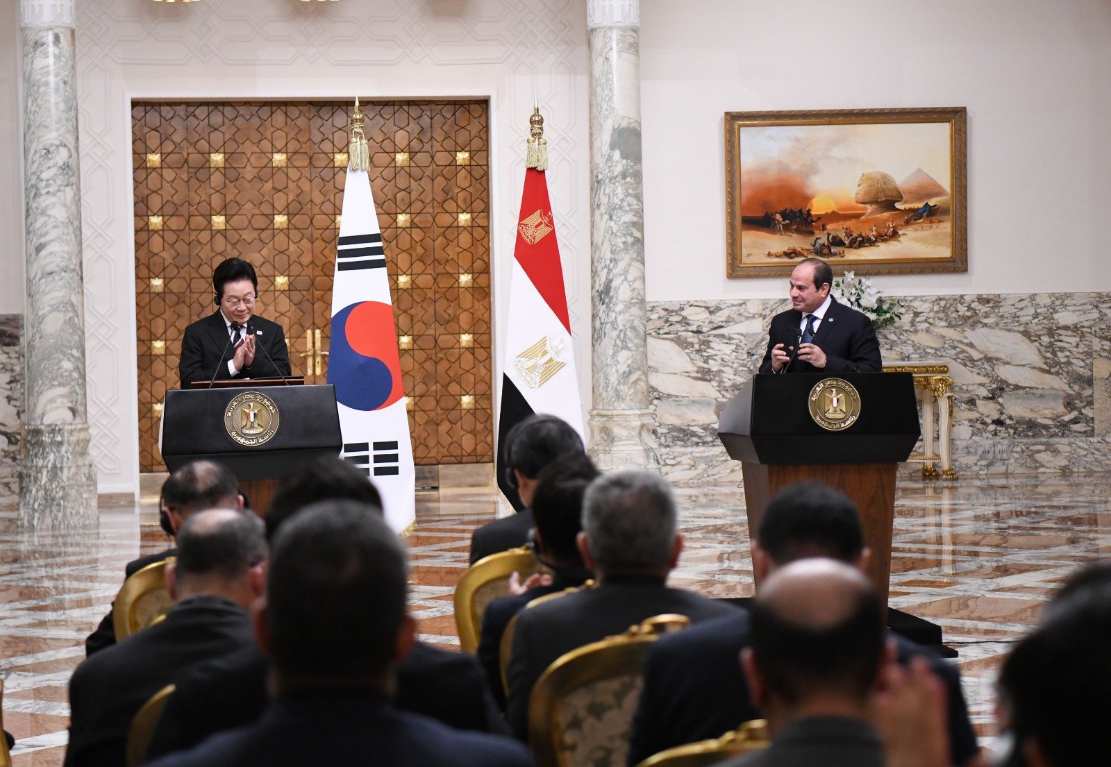 الرئيس السيسي يستقبل الوفد الكورى (12)