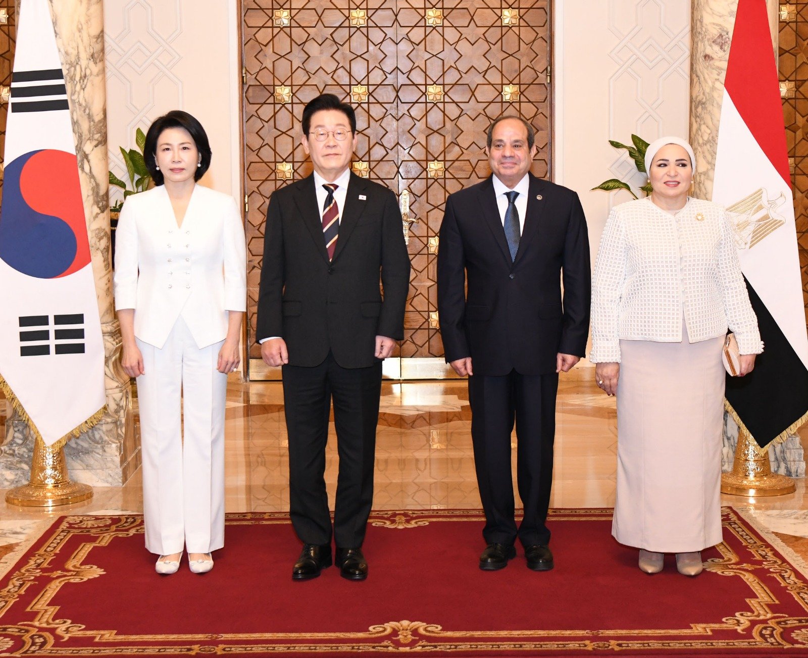 الرئيس السيسي يستقبل الوفد الكورى (5)