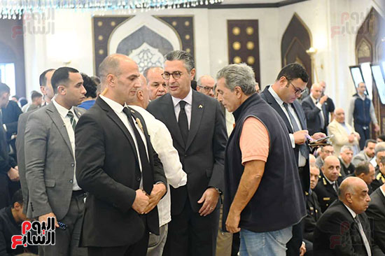 جانب من عزاء والدة الدكتور شريف فاروق وزير التموين