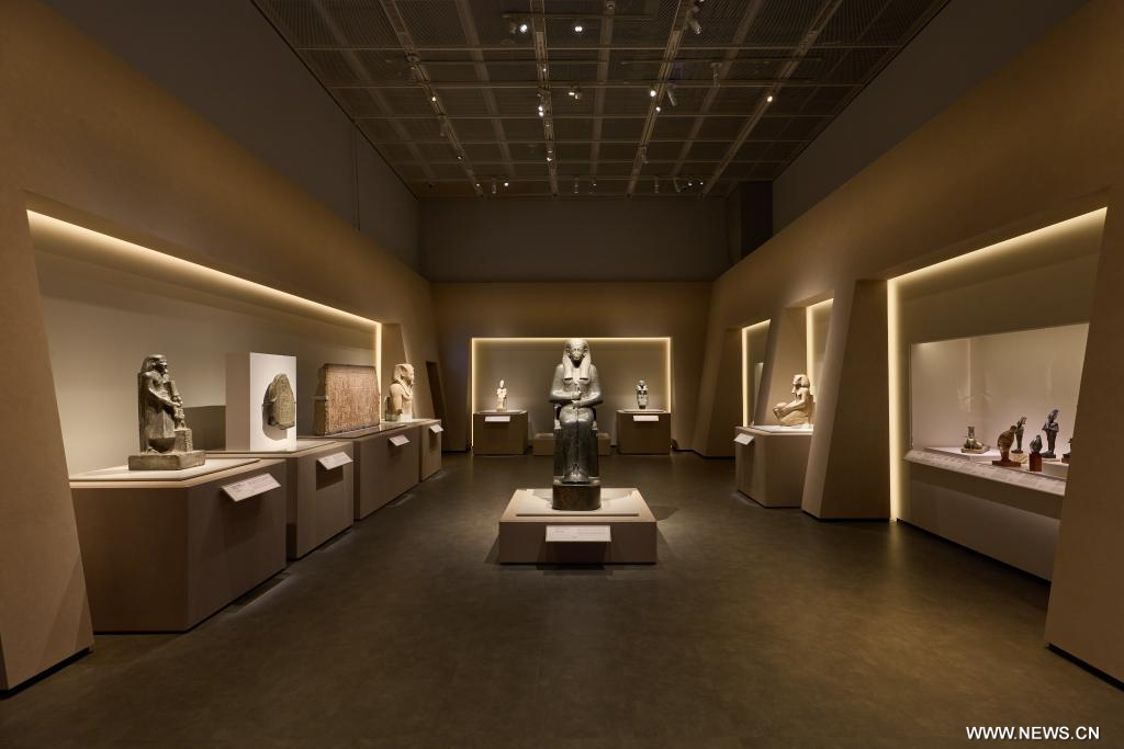 على هامش افتتاح معرض مصر القديمة تكشف أسرارها كنوز من المتاحف المصرية بمدينة هونج كونج (2)