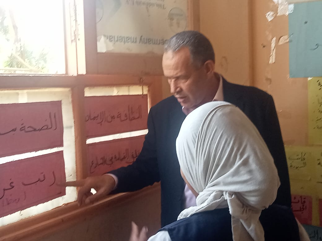 جانب من الجولات بمدارس أسيوط (2)