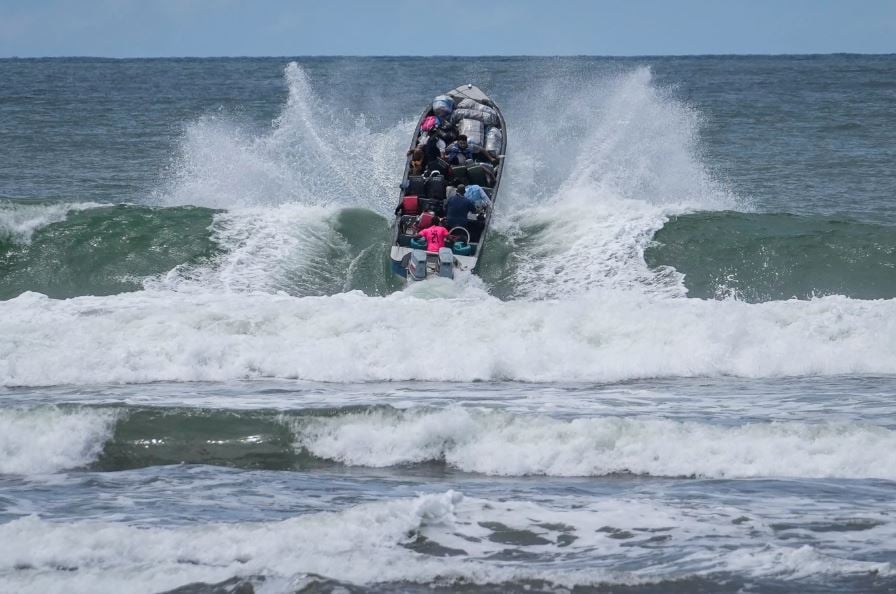 مقال مصور المهاجرون الفنزويليون يستخدمون طرقًا خطيرة في موجة الهجرة العكسية (11)