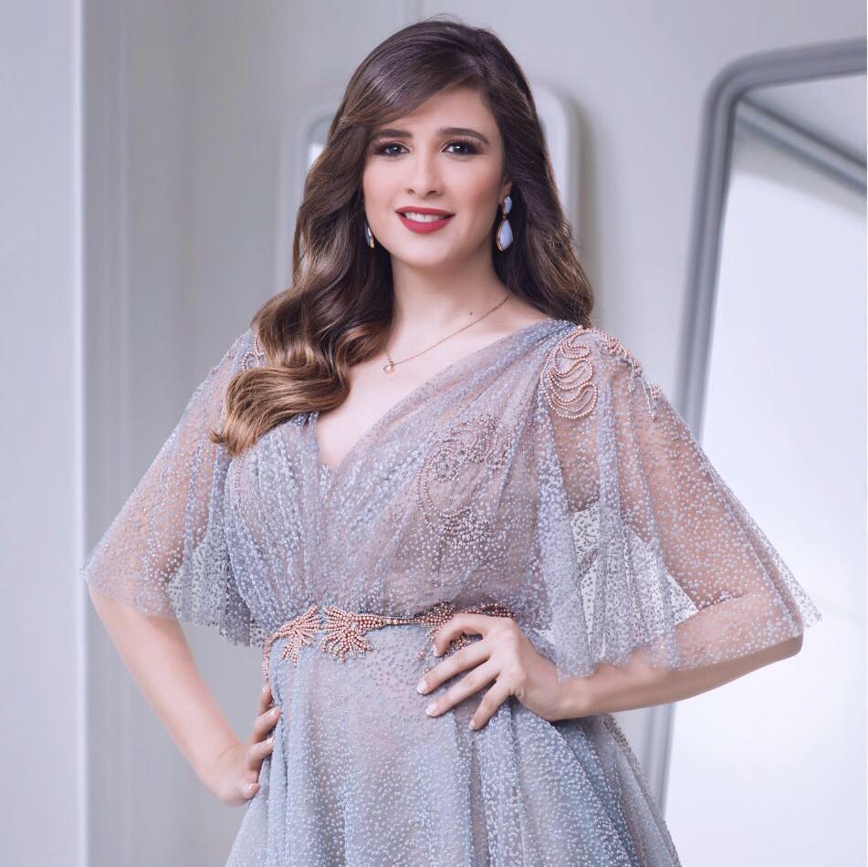 الفنانة ياسمين عبد العزيز