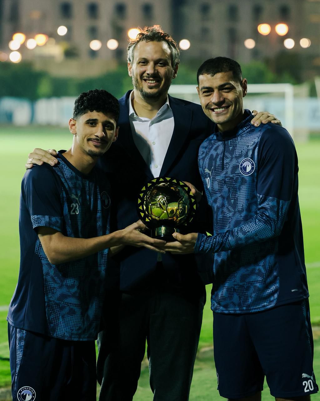 ممدوح عيد مع اللاعبين