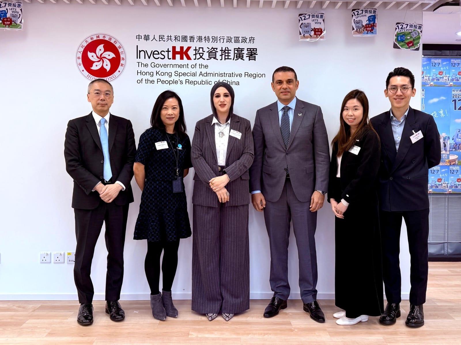 نائب وزير السياحة خلال لقائتها بمعرض الآثار مصر القديمة نائب وزير السياحة خلال لقائتها بمعرض الآثار مصر القديمة