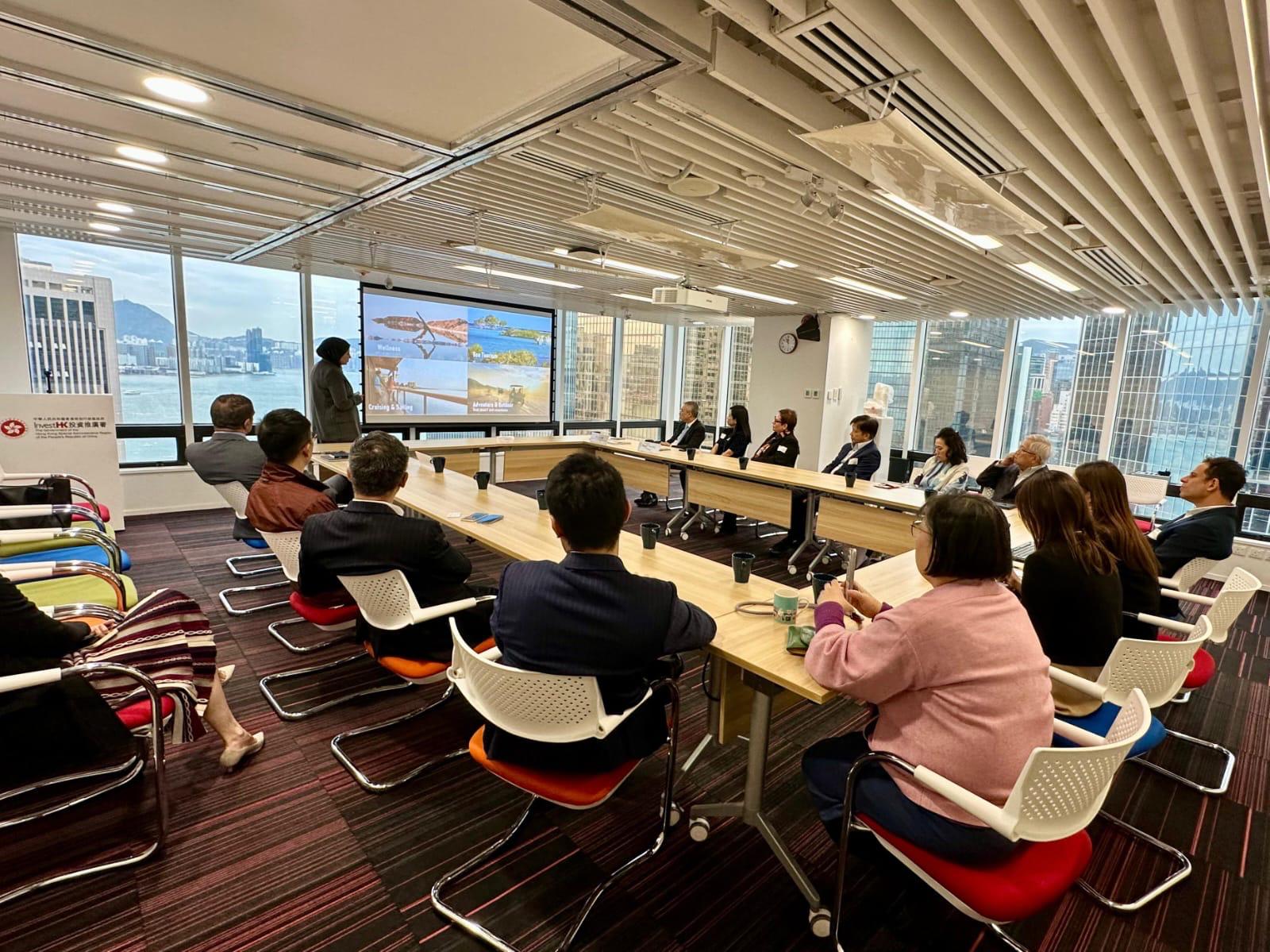 نائب وزير السياحة تعرض فرص الاستثمار الفندقي في مصر نائب وزير السياحة تعرض فرص الاستثمار الفندقي في مصر