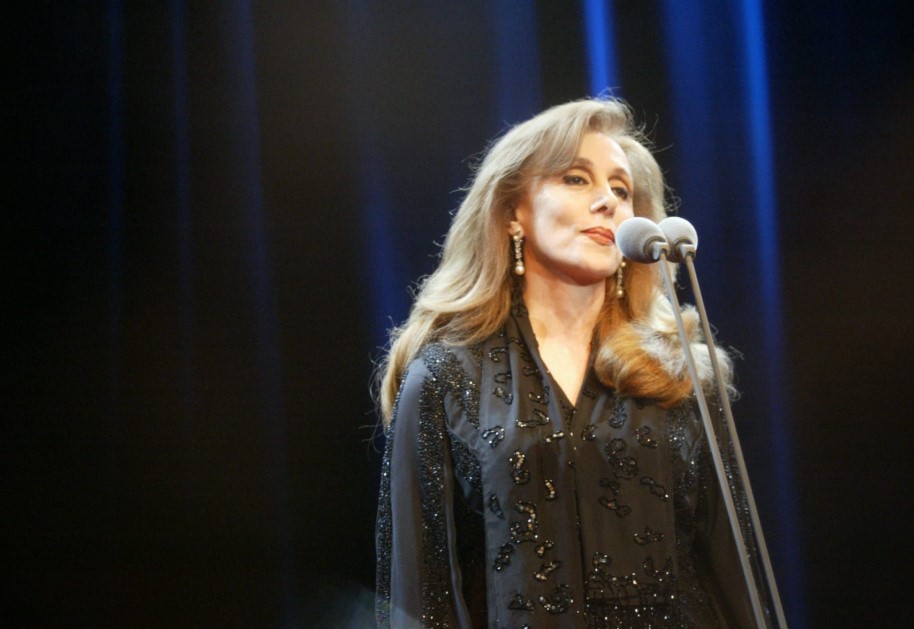 الفنانة فيروز الفنانة فيروز