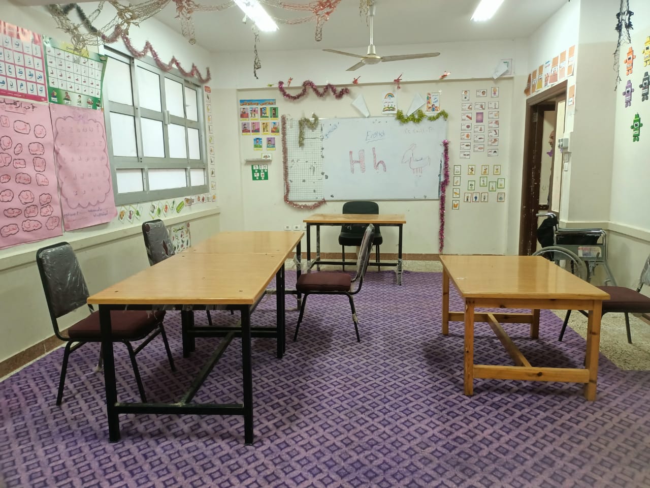 نظافة الحجرات وتوفير كرسي متحرك نظافة الحجرات وتوفير كرسي متحرك