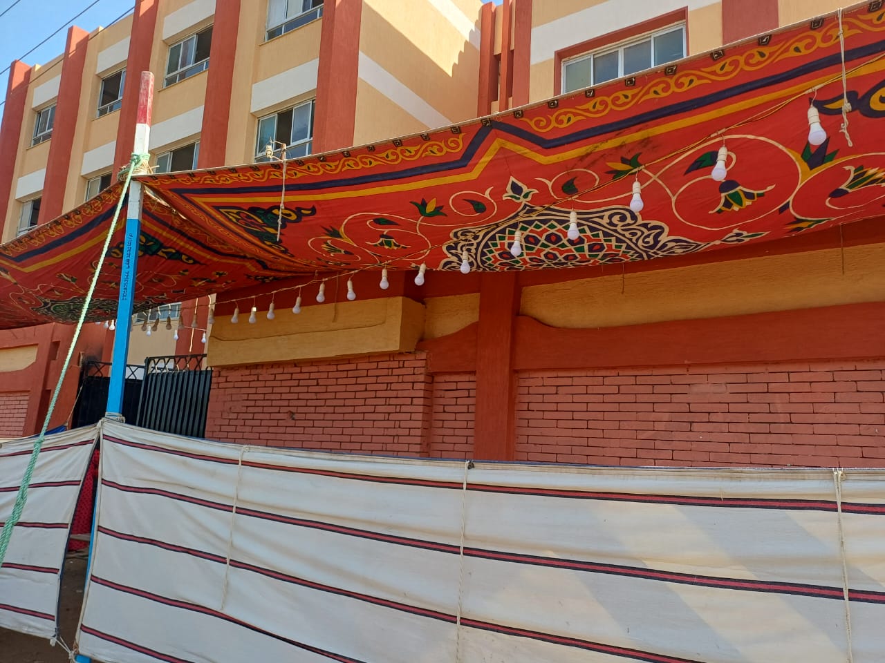 توفير لمبات كهربائية خارج اللجان توفير لمبات كهربائية خارج اللجان