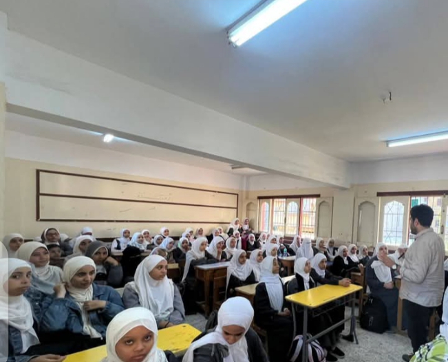 ورش توعية بالمدارس استعدادا لقمة برشلونة