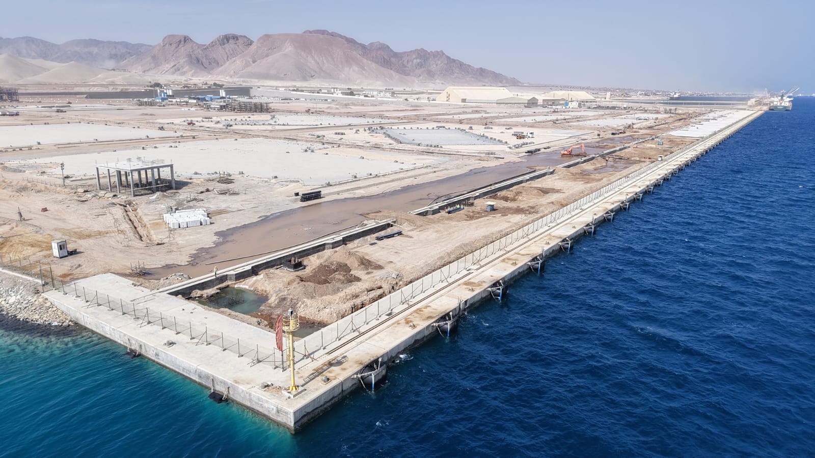 وزارة النقل تنشئ محطة متعددة الأغراض بميناء سفاجا البحري