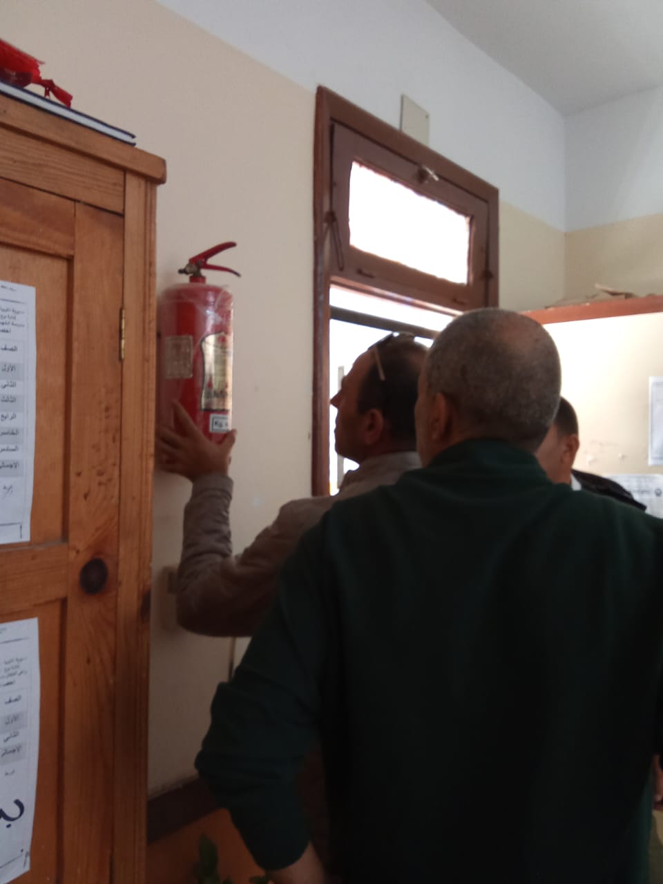 التأكد من وجود طفايات الحريق التأكد من وجود طفايات الحريق
