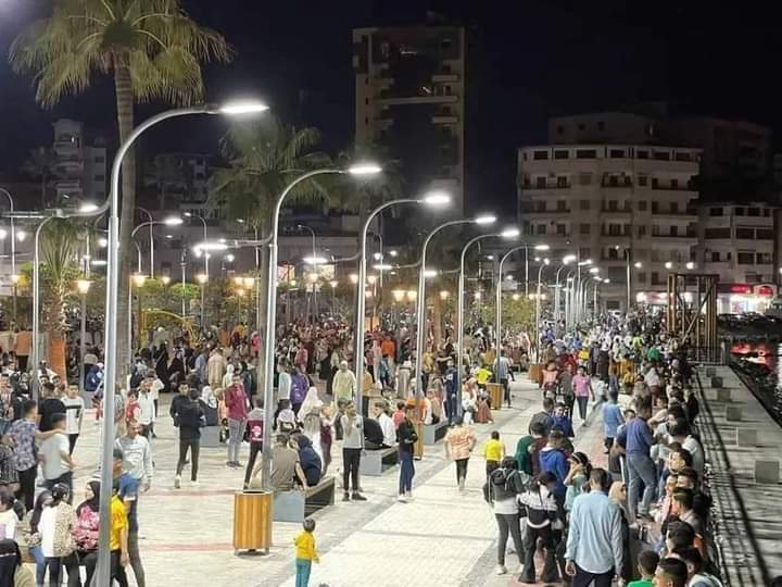 اقبال الأهالي علي زيارة حديقة بنت الشاطئ بدمياط