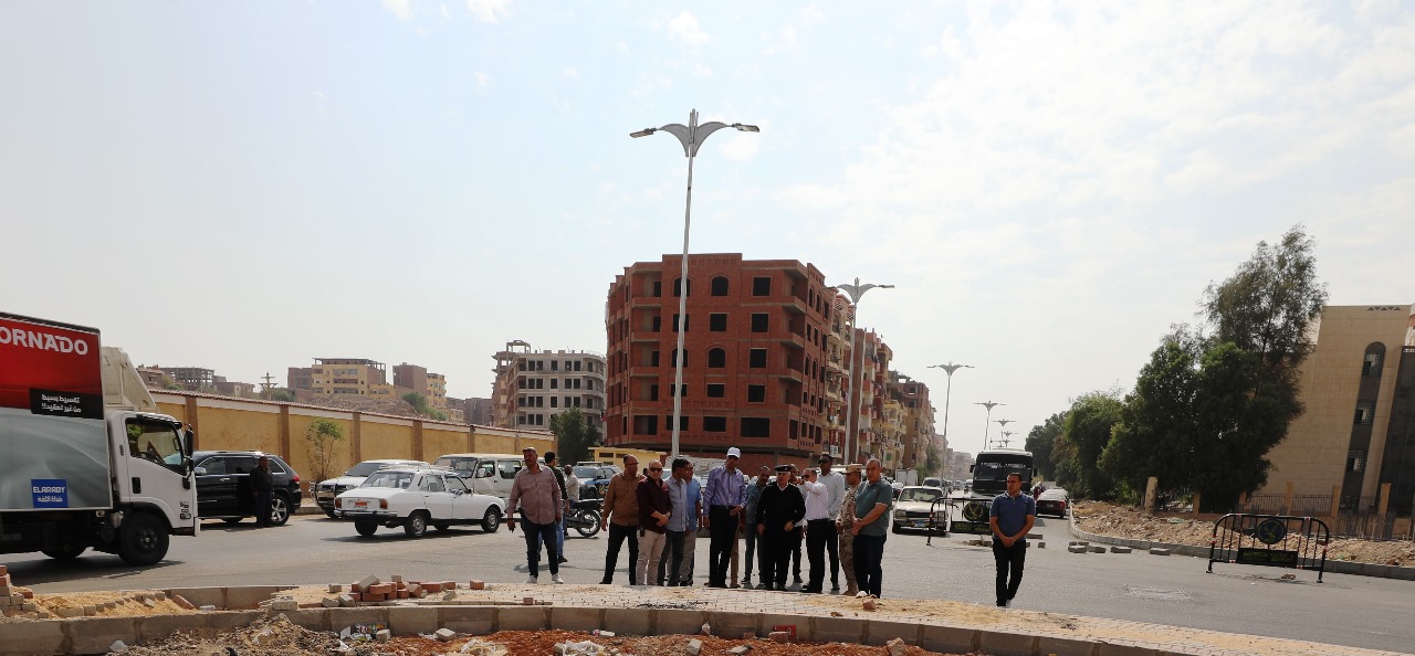 جانب من جولة محافظ أسوان