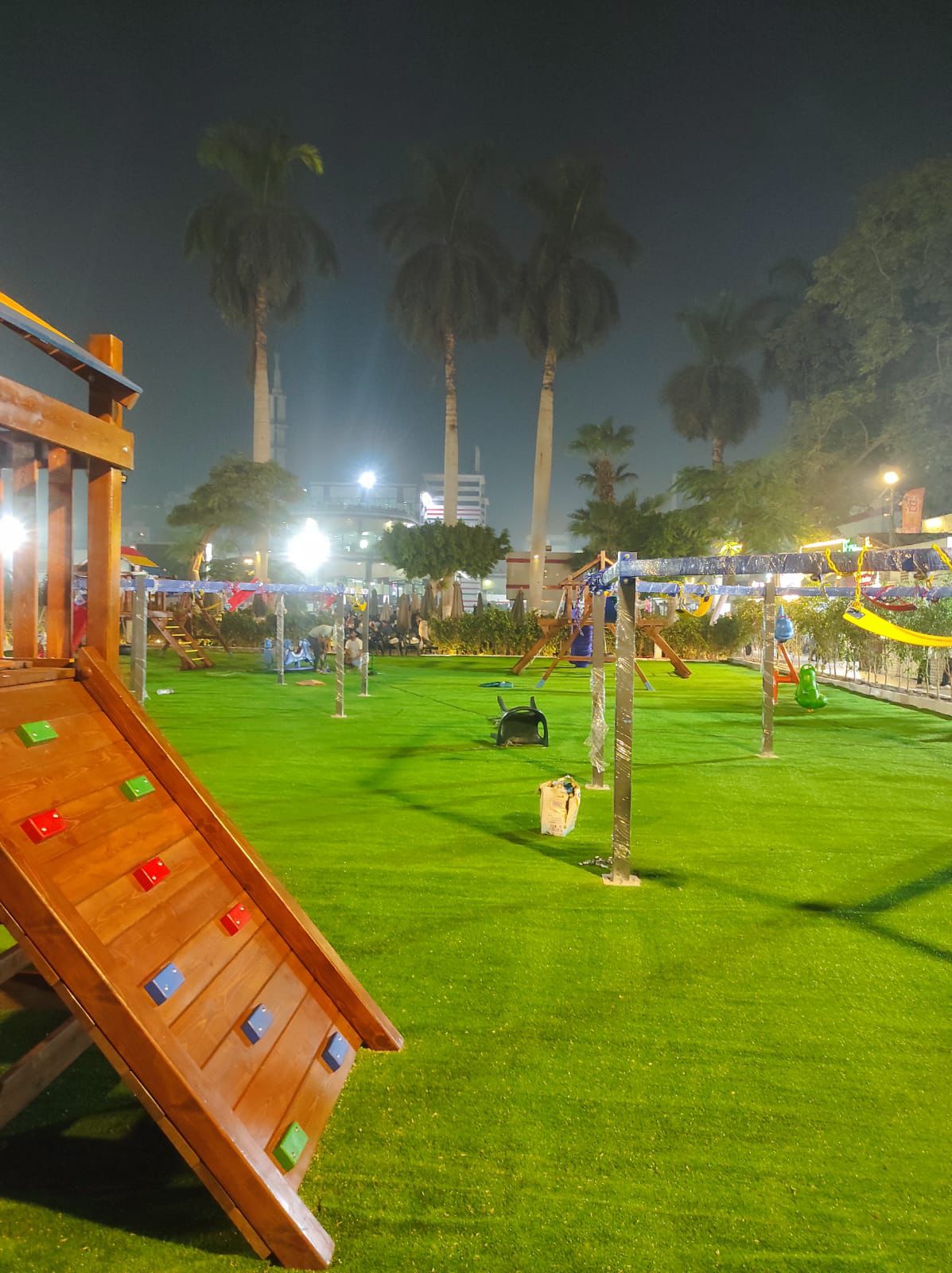 جانب من تطوير الحديقة