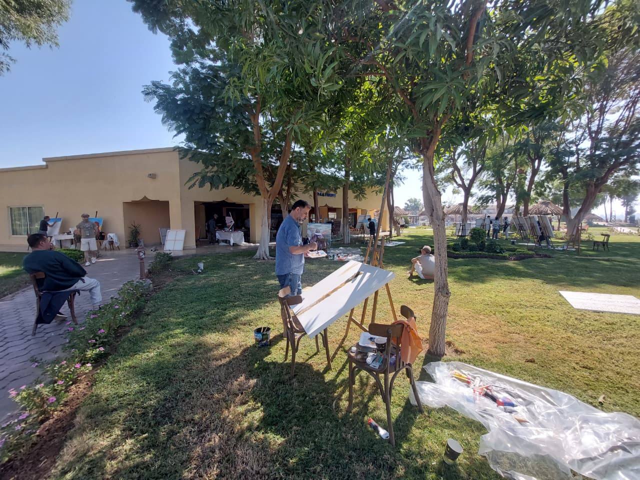 نجوم الفن التشكيلي من 12 دولة يشاركون في الدورة 18 لملتقى الأقصر الدولى