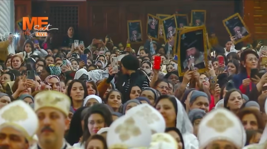 الشعب القبطى خلال الصلوات