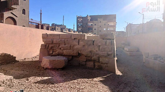 أطلال-معبد-بقنا