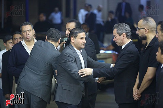 يوسف ايوب رئيس تحرير صوت الامه أثناء تقديم واجب العزاء يوسف ايوب رئيس تحرير صوت الامه أثناء تقديم واجب العزاء