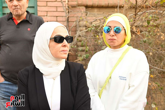 الإعلامية والفنانة منى عبد الغني