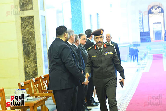 شخصيات عامة تقدم واجب العزاء شخصيات عامة تقدم واجب العزاء