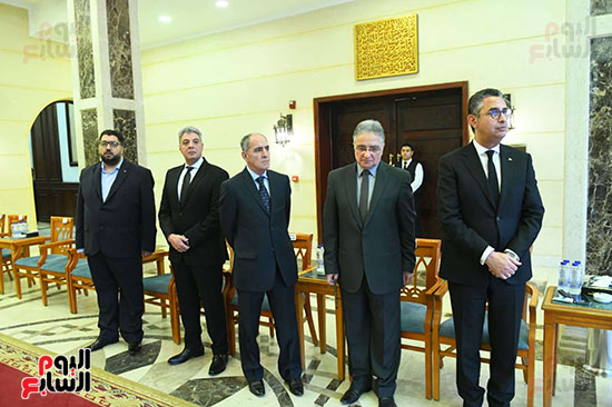 وزير التموين خلال استقبال واجب العزاء وزير التموين خلال استقبال واجب العزاء