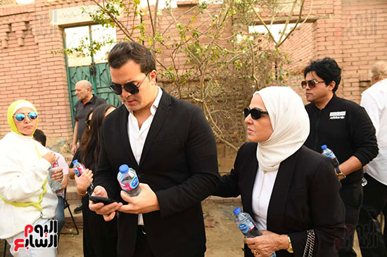 منى عبد الغني في الجنازة