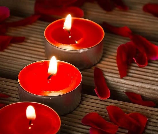 طاقة اللون الأحمر