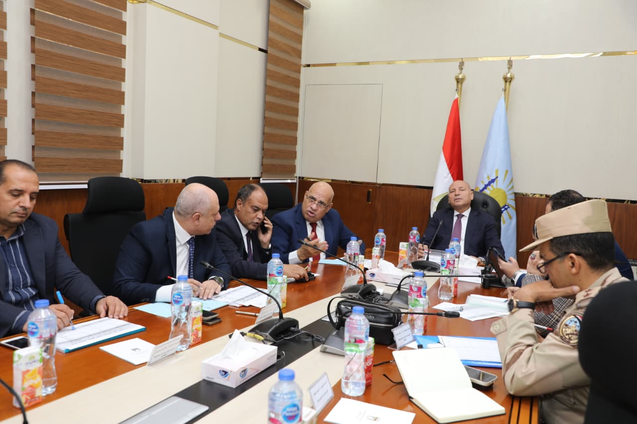 محافظ القاهرة يتابع فتح اللجان الانتخابية 