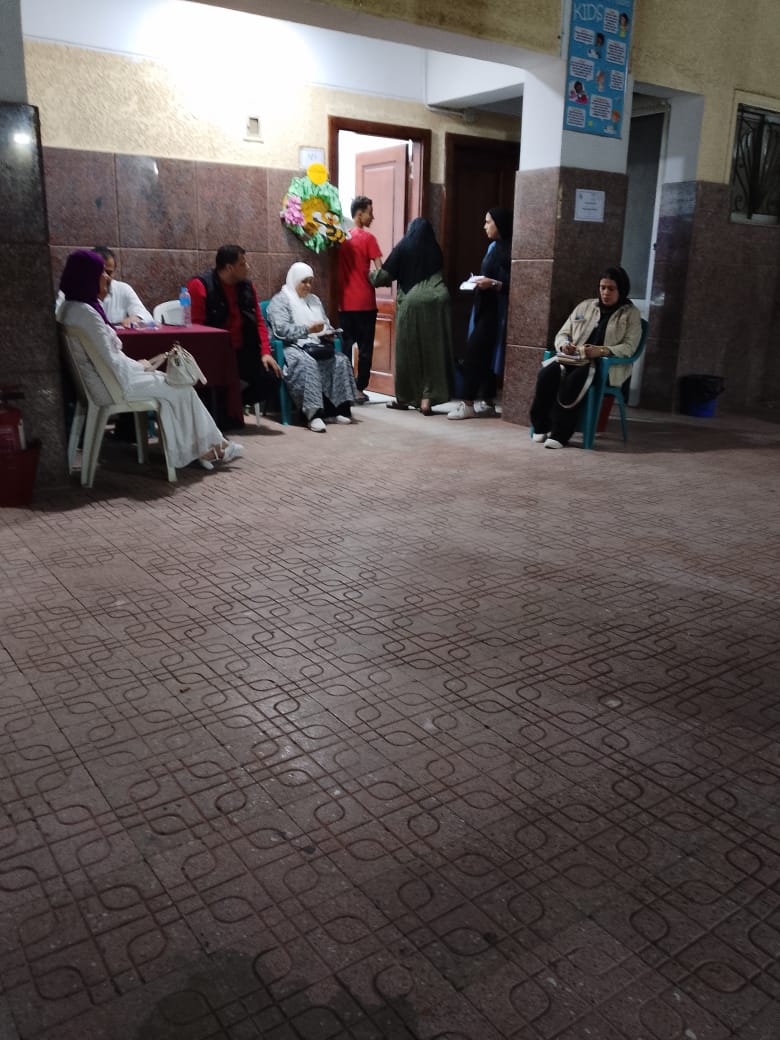 كبار السن يدلون باصواتهم (3)