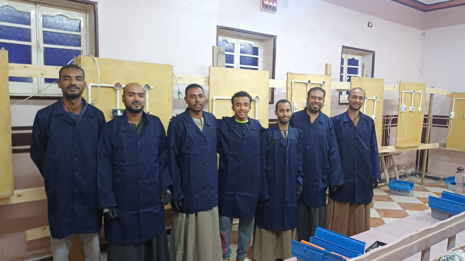 فعاليات تدريب عملي لدورة كهرباء السلسيون برعاية وحدة السكان ومركز دندرة الثقافي بإسنا