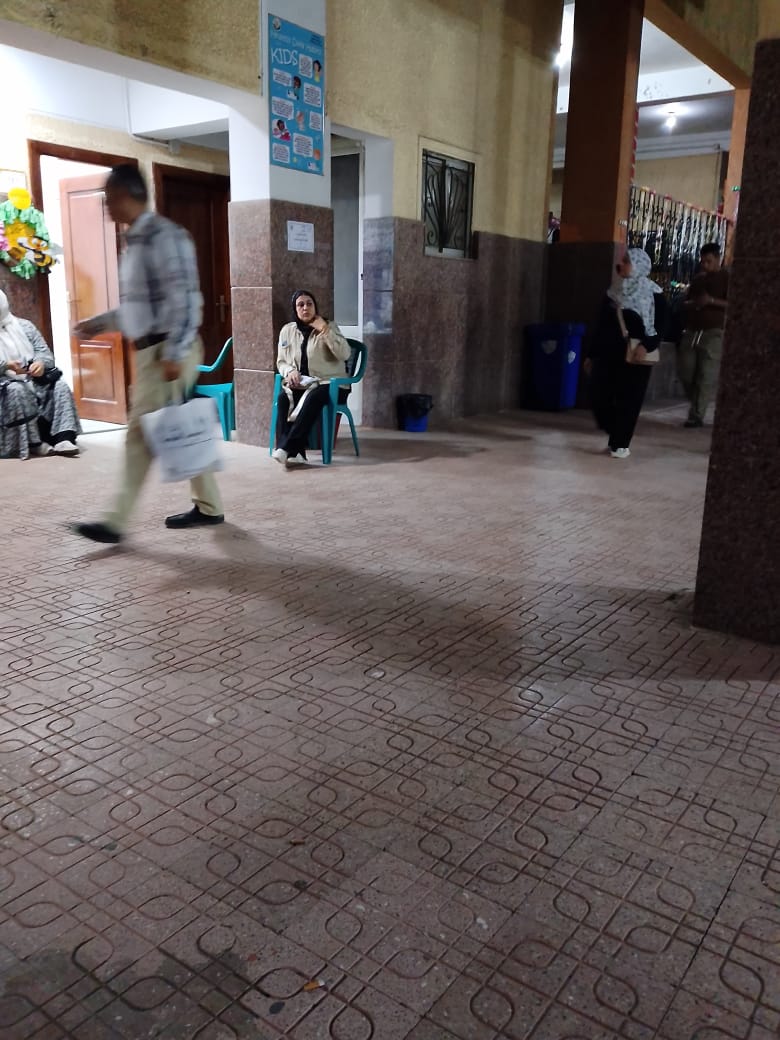 استمرار توافد المواطنين على اللجان  (1)