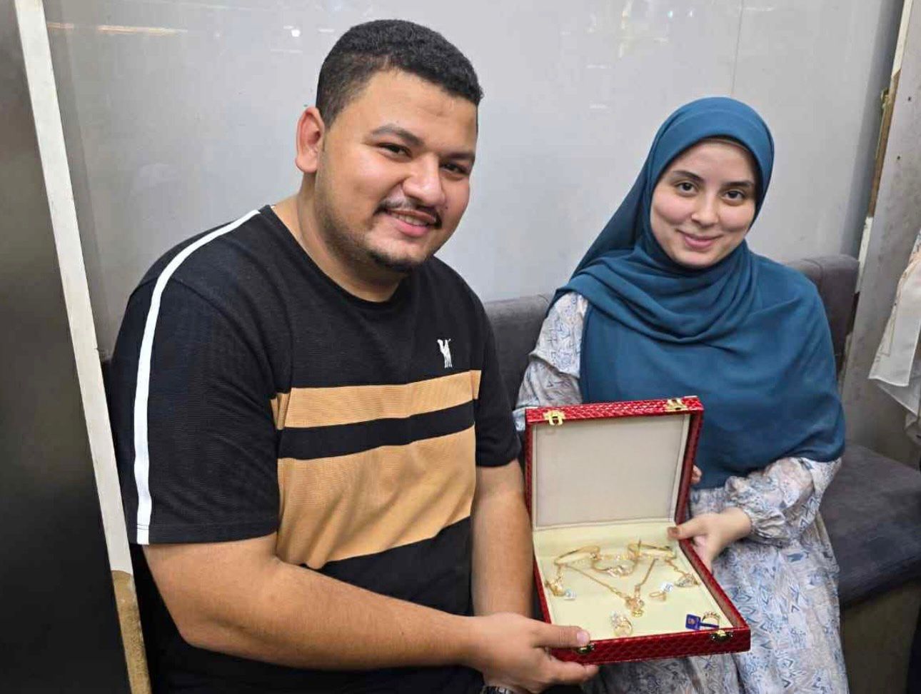 مشغولات ذهبية للعروس مشغولات ذهبية للعروس