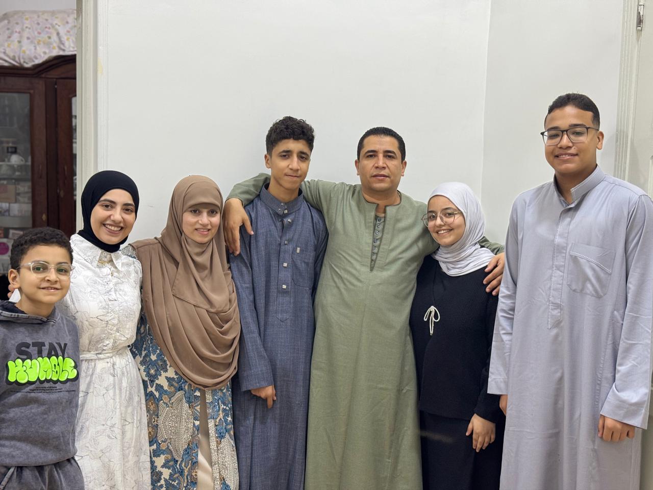 جانب من فرحة العائلة جانب من فرحة العائلة