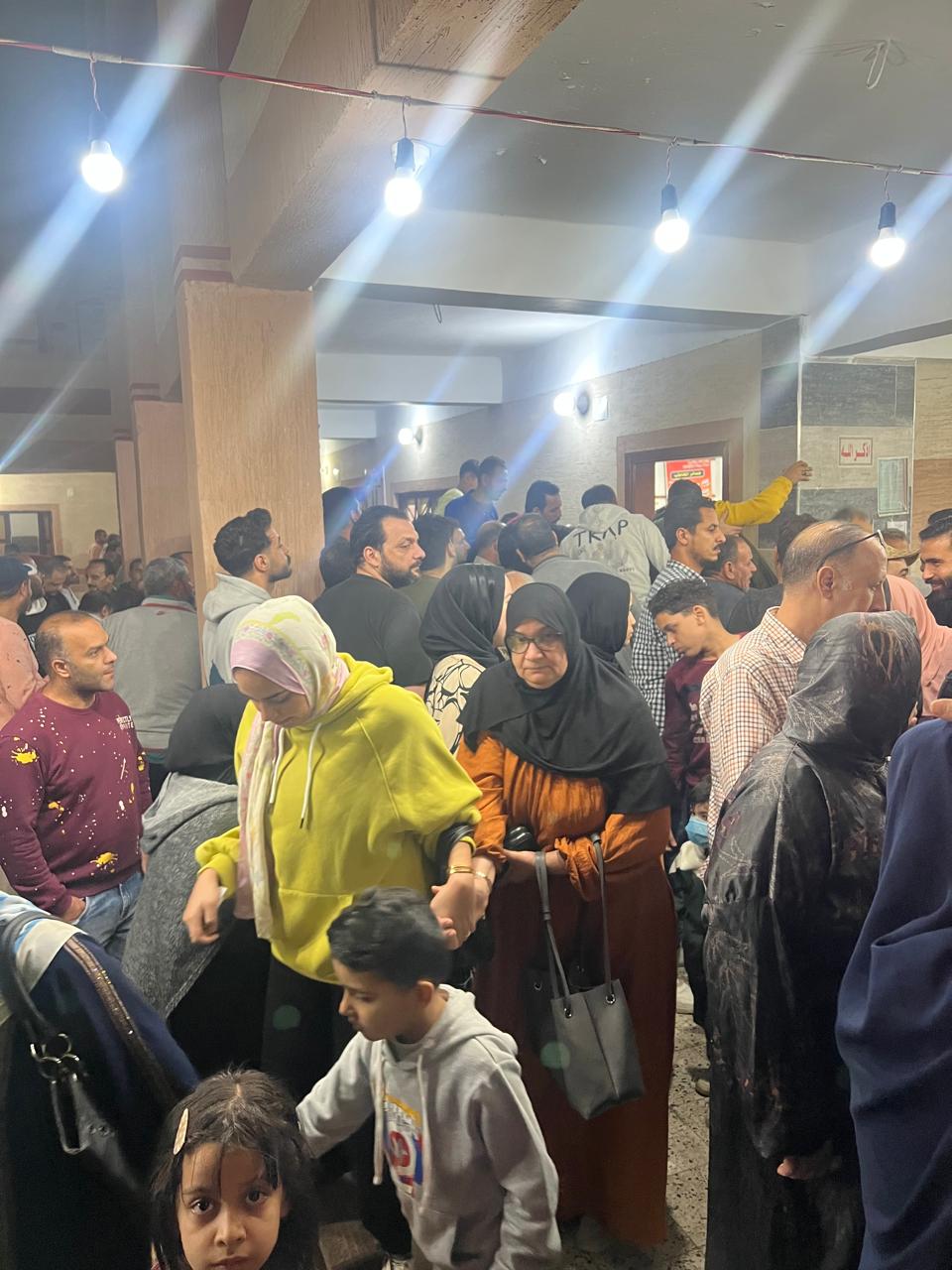 توافد علي اللجان في الفترة المسائية