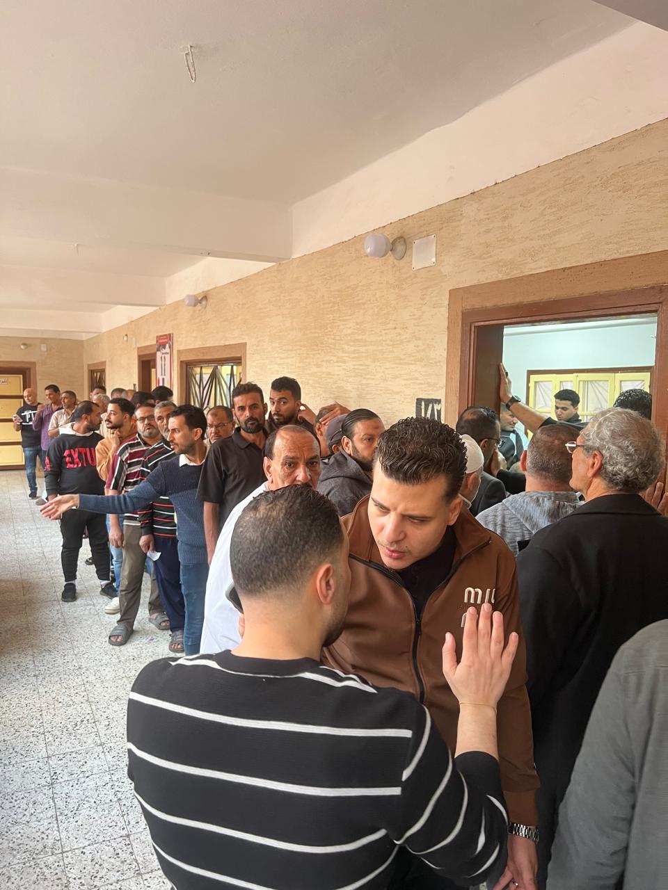 جانب من تسهيل دخول الرجال