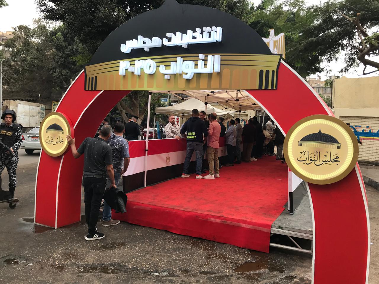 انتظام التصويت في انتخابات مجلس النواب  بمنطقة معروف بوسط البلد (1)