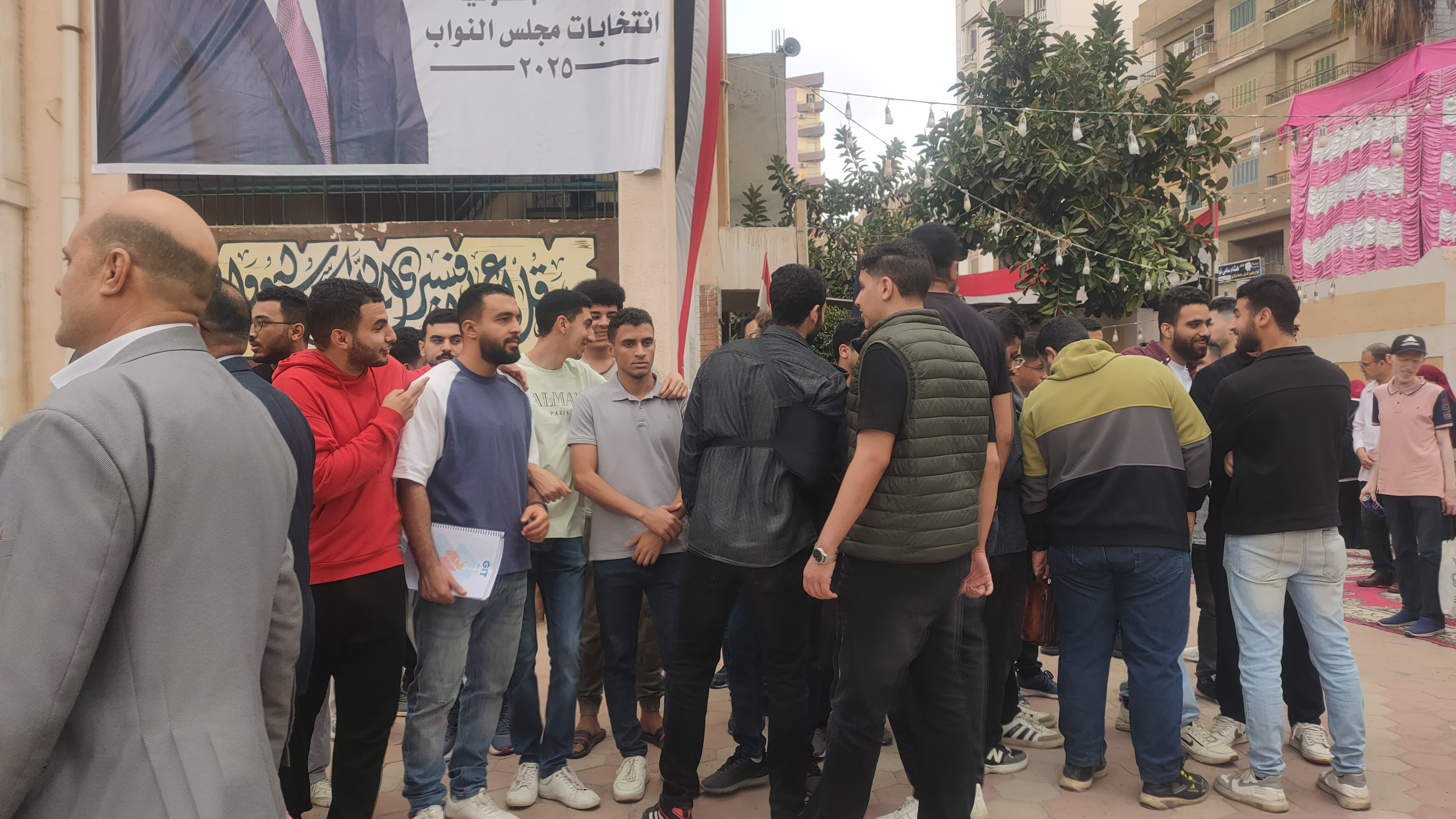 تواجد الناخبين في اللجنة