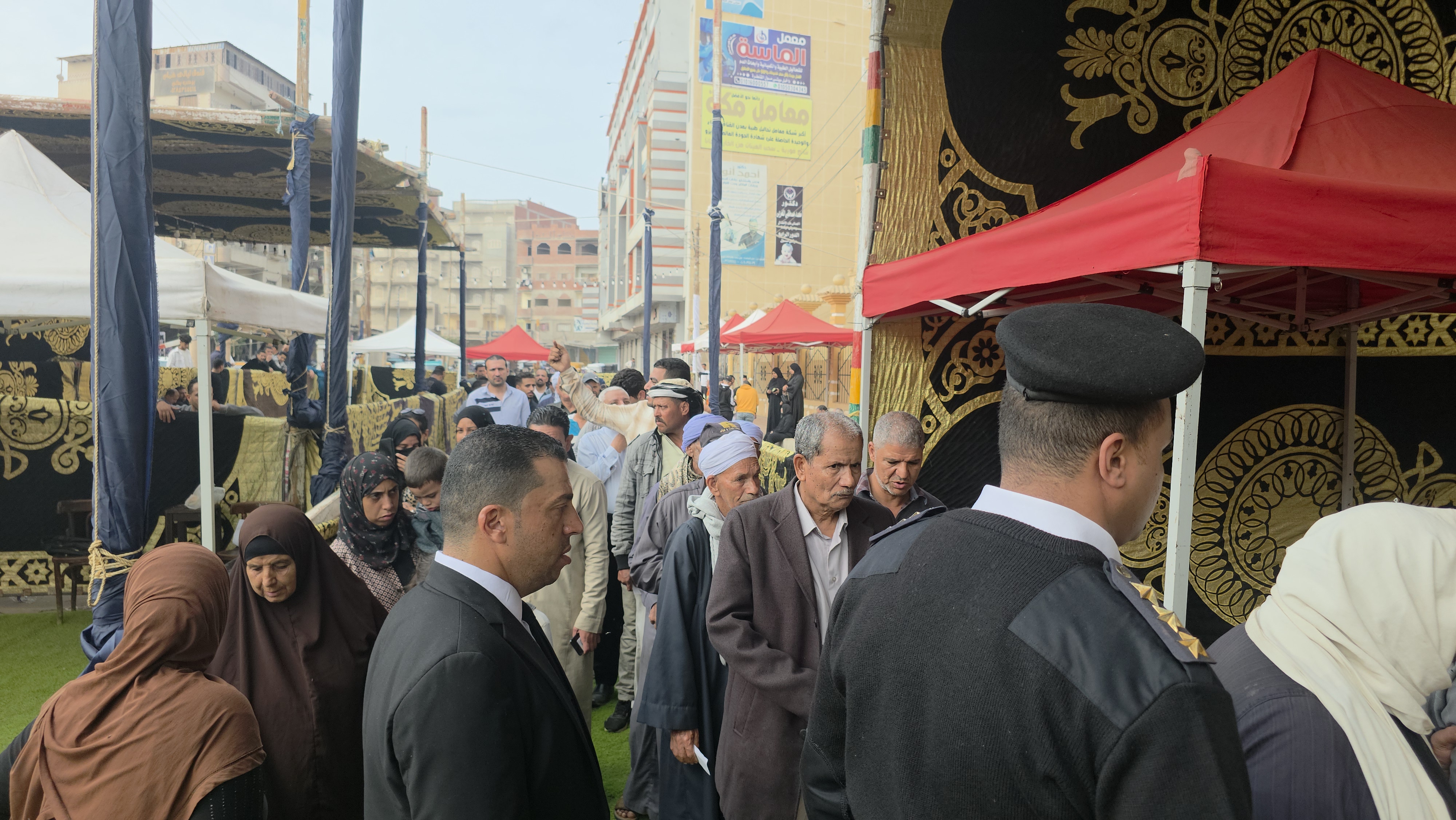 الاقبال على لجان الاسماعيلية الاقبال على لجان الاسماعيلية