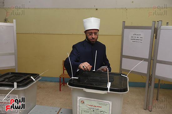 بدء التصويت فى لجان التجمع الخامس (19)