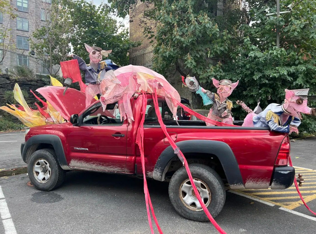 الخنازير تدمر العالم الخنازير تدمر العالم