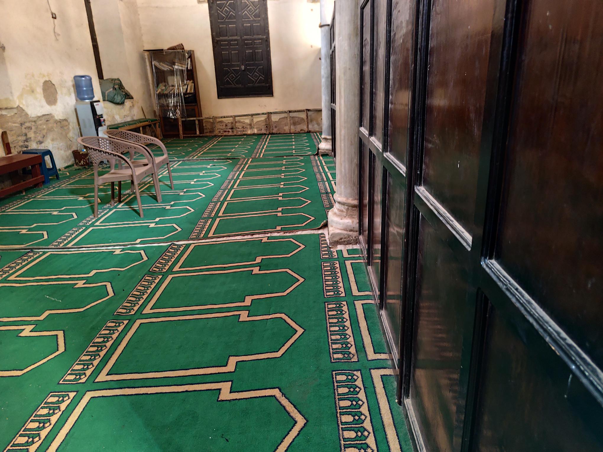 المسجد من الداخل 