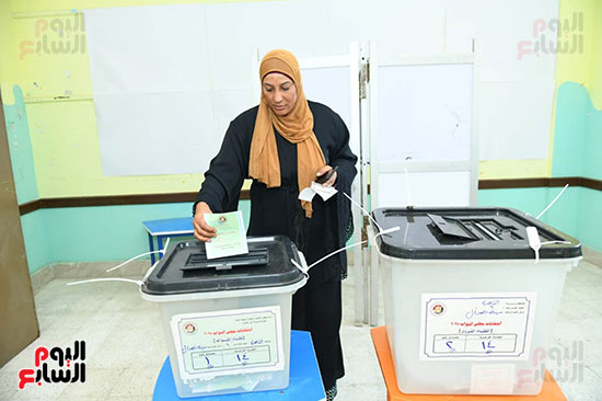 إقبال من المواطنين للإدلاء بأصواتهم (12)