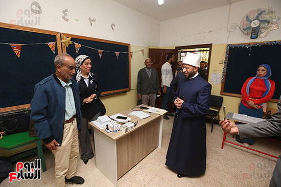 بدء التصويت فى لجان التجمع الخامس (16)